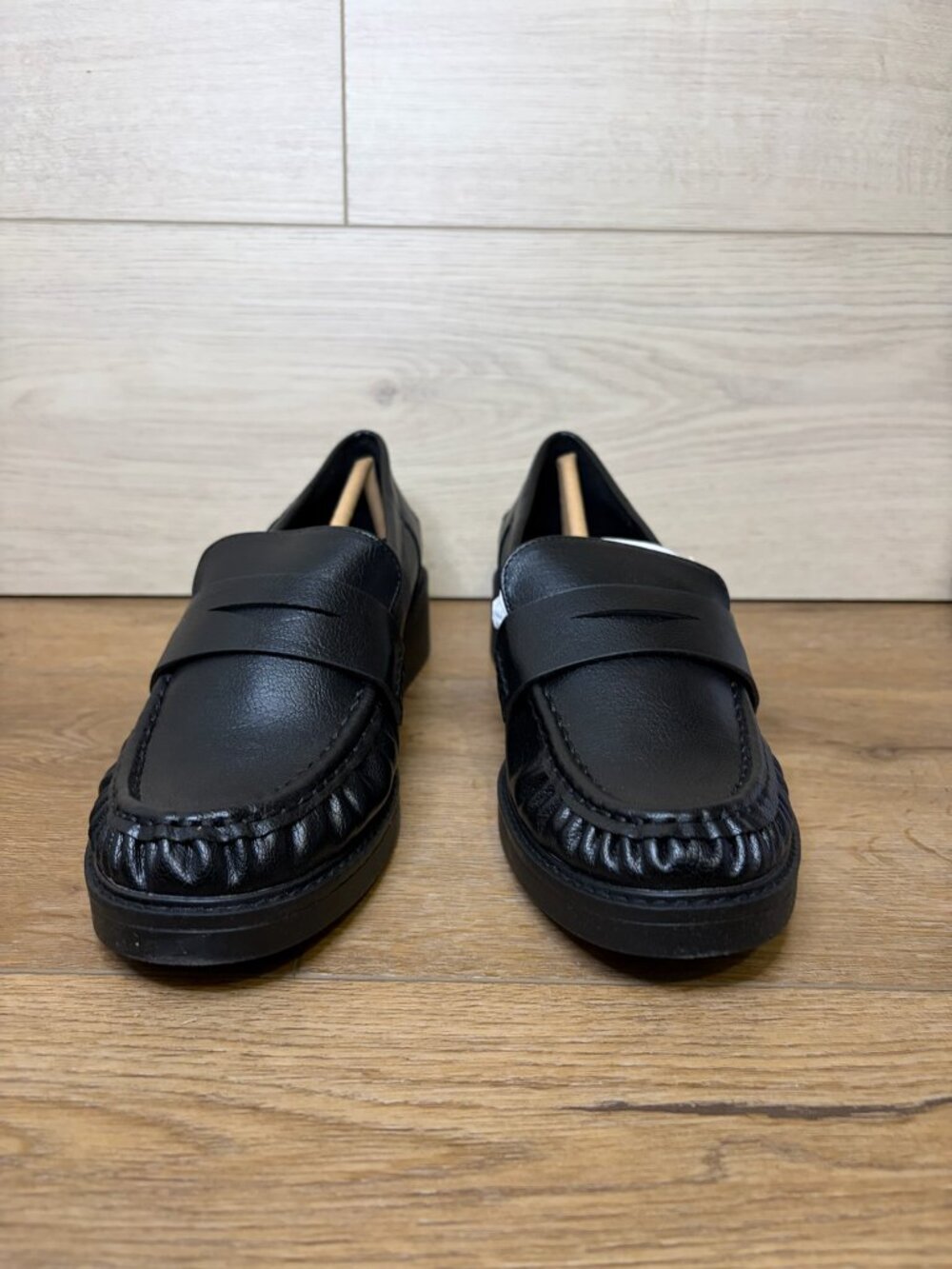 DV by Dolce Vita Theyo Ladies Lug Loafer Black Size 6.5